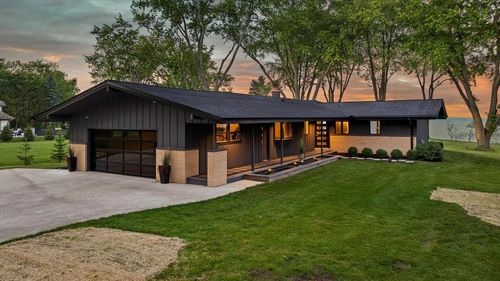13464 N Lakewood Drive, Mequon, WI, 53097 | Card Image