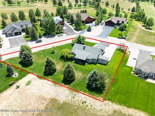 186 Fairway Ave, Thayne, WY, 83127-9756 | Card Image
