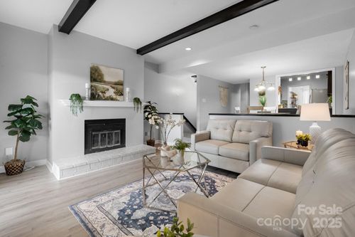 5192 Corbin Ln, Hickory, NC, 28601-8931 | Card Image