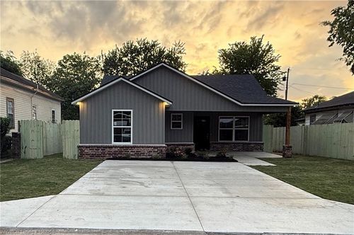 2021 N 30th St, Fort Smith, AR, 72904-6117 | Card Image