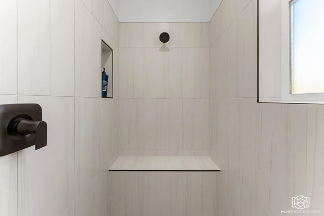 Shower | Image 20