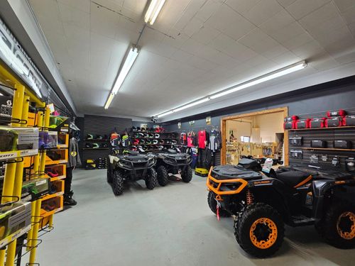 {{alt}} | Card Image