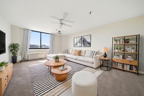 611-77 Adams St, Quincy, MA, 02169-2032 | Card Image