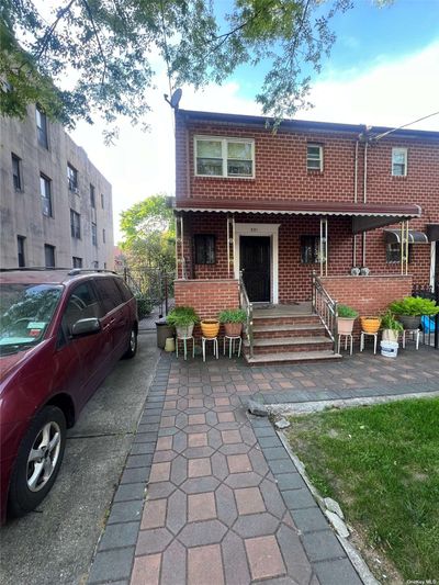 321 Lott Avenue, House other with 3 bedrooms, 1 bathrooms and null parking in Brownsville NY | Image 3