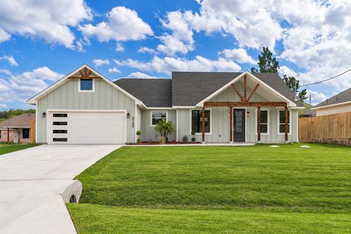 2125 Steepleridge Cir, Granbury, TX, 76048-6423 | Card Image