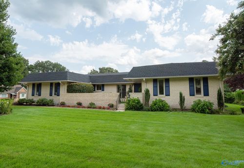 2721 Hunterwood Dr Se, Decatur, AL, 35603-5637 | Card Image