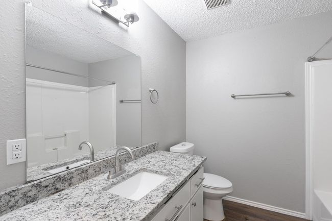 B - 415 M L K Dr, Home with 2 bedrooms, 1 bathrooms and 2 parking in Elgin TX | Image 7