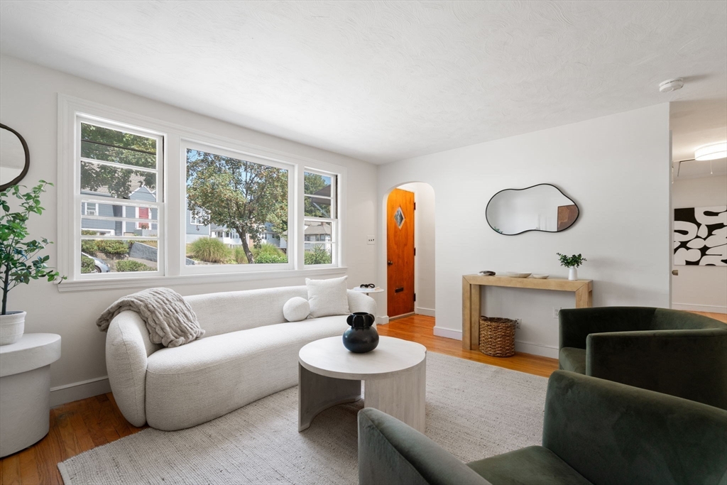 Oak Hill Rd, Waltham, MA 02451