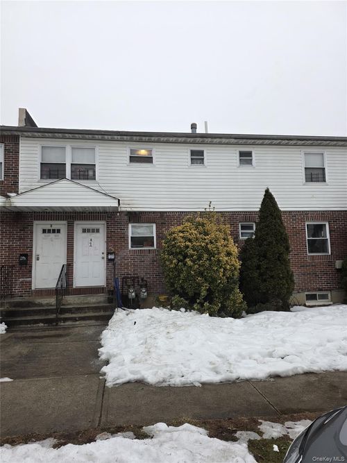 19804 90th Ave, Hollis, NY, 11423-2600 | Card Image