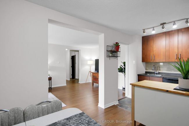 210 - 1505 Baseline Rd, Condo with 3 bedrooms, 2 bathrooms and 1 parking in Ottawa ON | Image 13