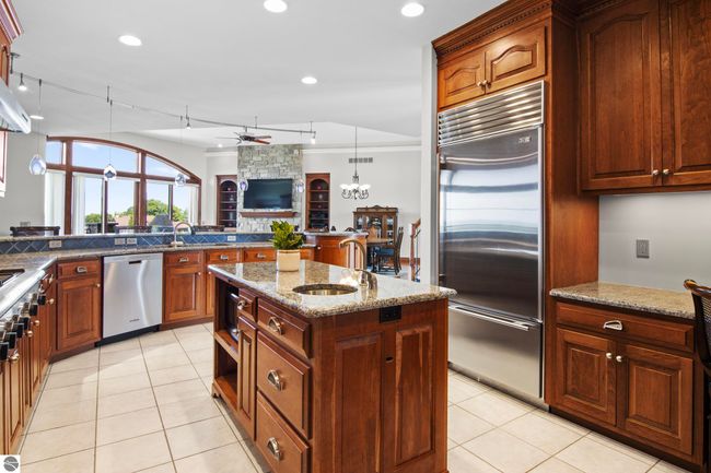 4173 Dornoch Ct, House other with 6 bedrooms, 4 bathrooms and null parking in Williamsburg MI | Image 14