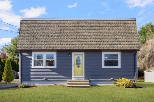 11 Drawbridge Dr, West Warwick, RI, 02893-5573 | Card Image