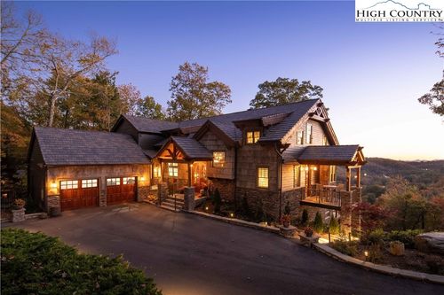 252 E Stone Dr, Blowing Rock, NC, 28605-9920 | Card Image