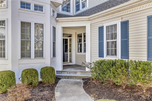 4 Meeting House Ln, Port Chester, NY, 10573-5500 | Card Image