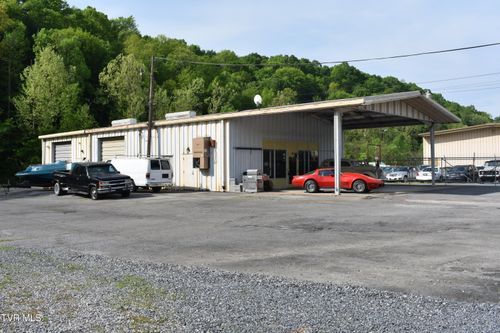 3379 E Stone Dr, Kingsport, TN, 37660-6779 | Card Image