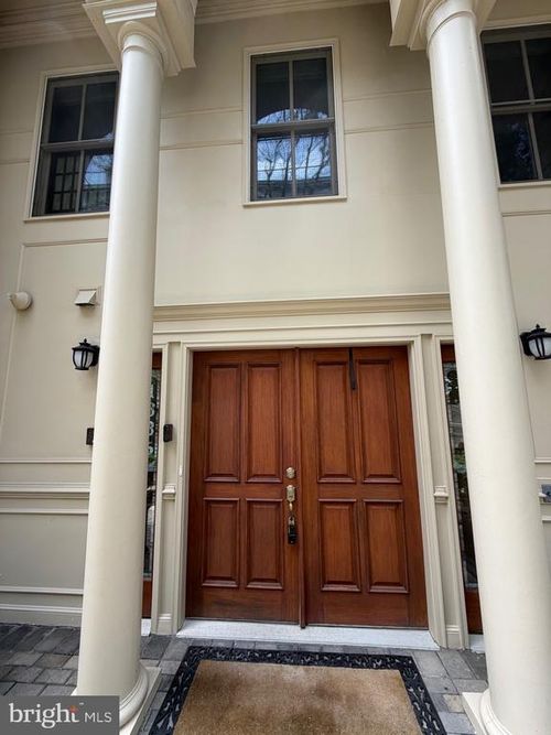 1335 14th St N, ARLINGTON, VA, 22209-3725 | Card Image
