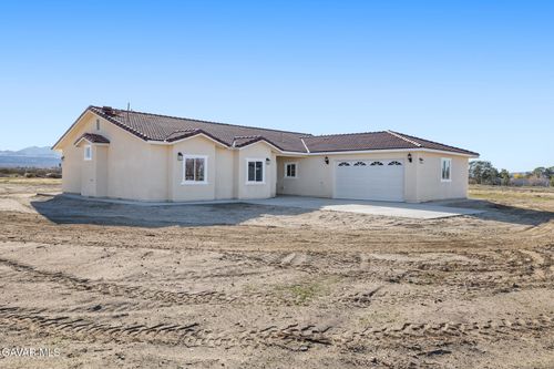 10824 E Avenue S, Littlerock, CA, 93543-2101 | Card Image