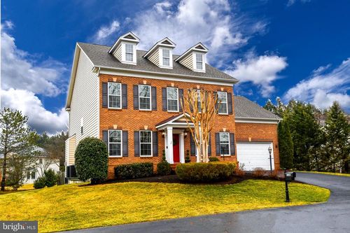 5104 Hirst Valley Way, CENTREVILLE, VA, 20120-6418 | Card Image