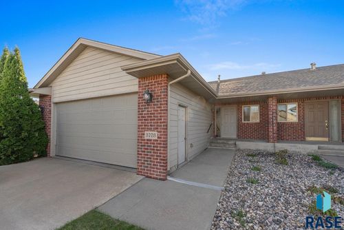 3703 S Banyan Ave Avenue, Sioux Falls, SD, 57110 | Card Image