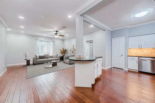 apt-252-2255 Braeswood Park Dr, Houston, TX, 77030-4432 | Card Image