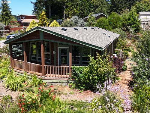 96422 Alder Ridge Rd, Brookings, OR, 97415-9761 | Card Image