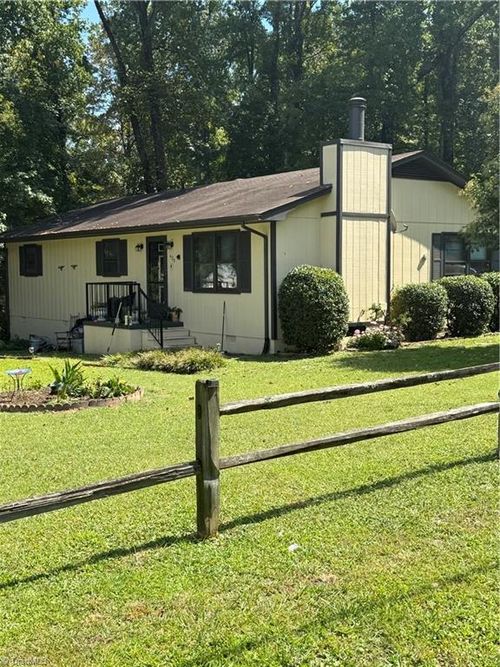 400 E Springfield Rd, High Point, NC, 27263-1842 | Card Image