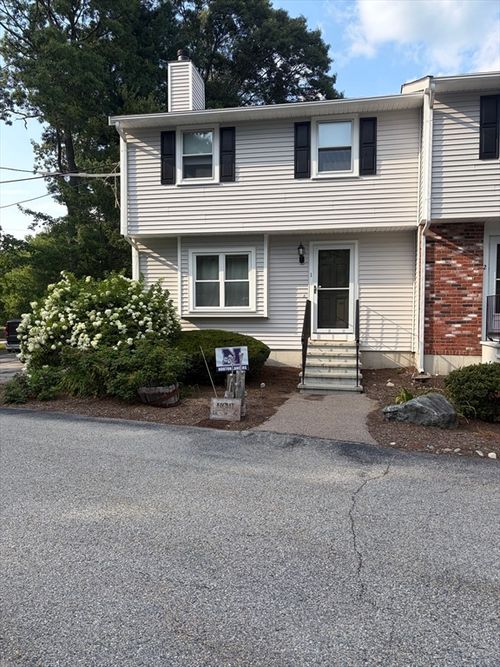 1-8 Robin Cir, Norton, MA, 02766-2240 | Card Image