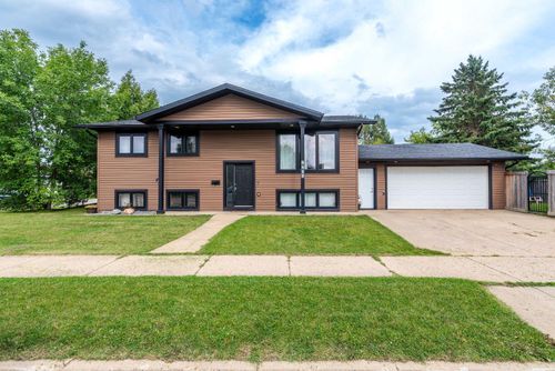 5411 28 St, Lloydminster, AB, T9V2M3 | Card Image
