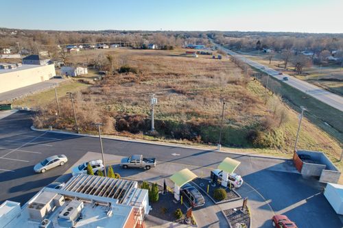 1011 Springfield Rd, Ava, MO, 65608-5658 | Card Image