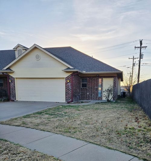 1629 Summer Hill Ct, Granbury, TX, 76048-4011 | Card Image