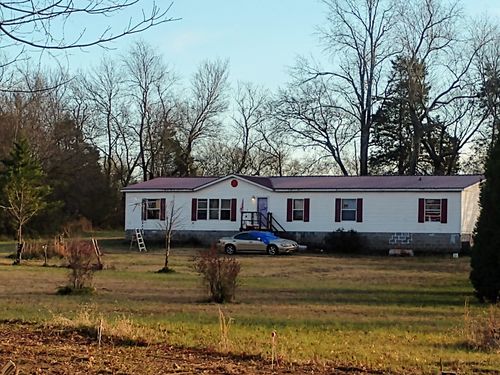 698 Meridian Dr, Smithville, TN, 37166-7740 | Card Image