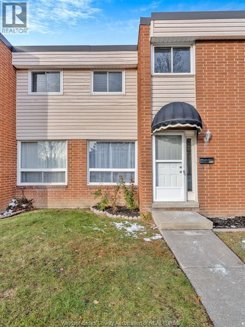 {{alt}} | Card Image