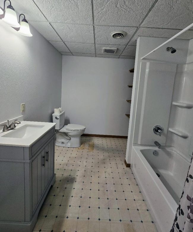 Updated full bath9 x 8'1 | Image 42