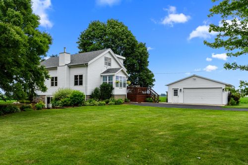 3788 Willow Bend Rd, Lake Geneva, WI, 53147-2779 | Card Image