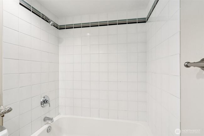 APT-205 - 2929 1 St Ave, Condo with 1 bedrooms, 1 bathrooms and 1 parking in Seattle WA | Image 24