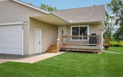 428 E Cheyenne St, Roberts, WI, 54023-9728 | Card Image
