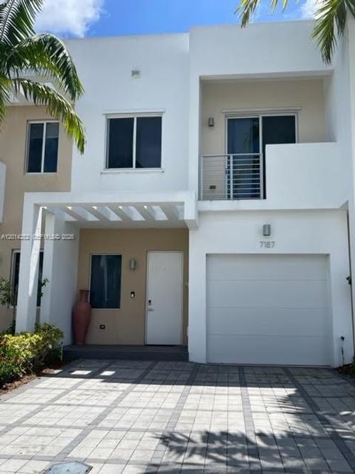 7187-7187 Nw 103rd Path, Doral, FL, 33178-4416 | Card Image