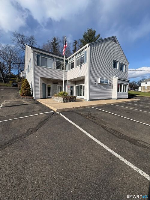 3-390 Middlebury Rd, Middlebury, CT, 06762-2634 | Card Image