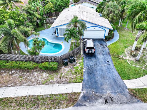 518 Linnet Cir, Delray Beach, FL, 33444-1938 | Card Image