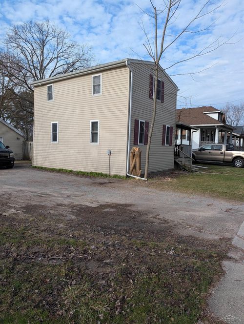 1711 Maine St, Saginaw, MI, 48602-1721 | Card Image