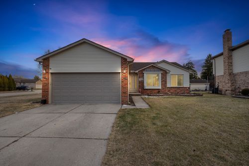 13468 Mair Dr, Sterling Heights, MI, 48313-2651 | Card Image
