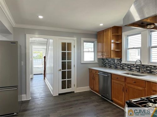 78 Smullen St, Sayreville, NJ, 08872-1131 | Card Image