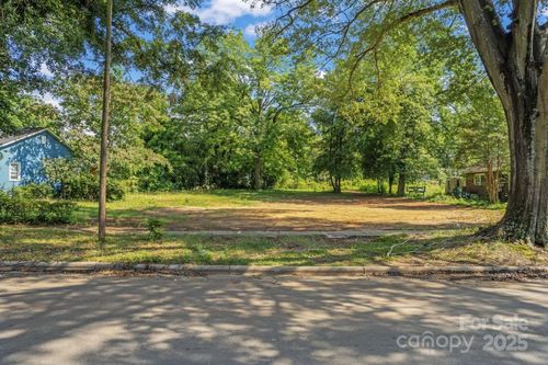 2413 Booker Ave, Charlotte, NC, 28216-4906 | Card Image