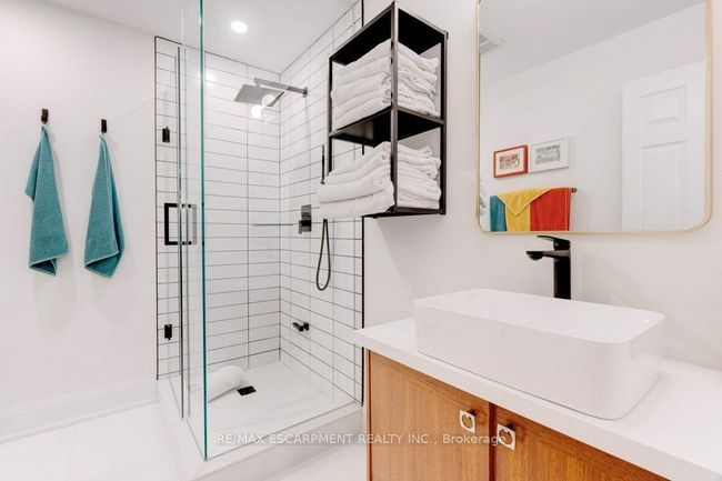 308 - 1210 Thorpe Rd, Condo with 3 bedrooms, 2 bathrooms and 1 parking in Burlington ON | Image 30