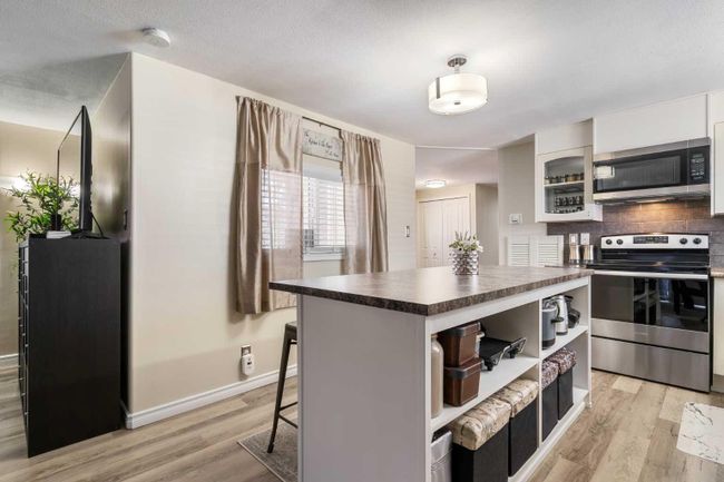 35 - 3223 83 Street Nw, Home with 2 bedrooms, 1 bathrooms and 1 parking in Calgary AB | Image 7
