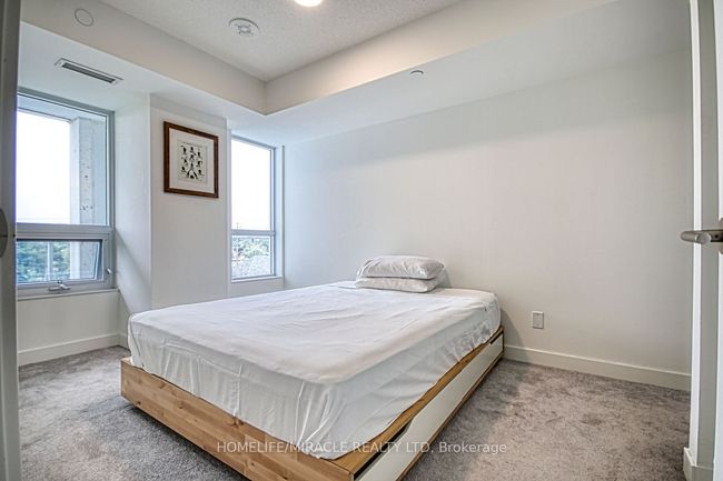 402 - 10 Wilby Cres, Condo with 2 bedrooms, 2 bathrooms and 1 parking in York ON | Image 14