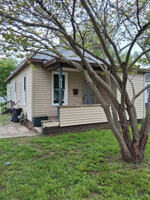909 Cable Street, Streator, IL, 61364 | Card Image