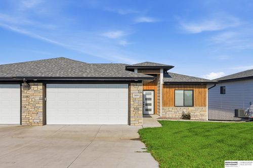 1169 Sand Hill Rd, Louisville, NE, 68037-7121 | Card Image