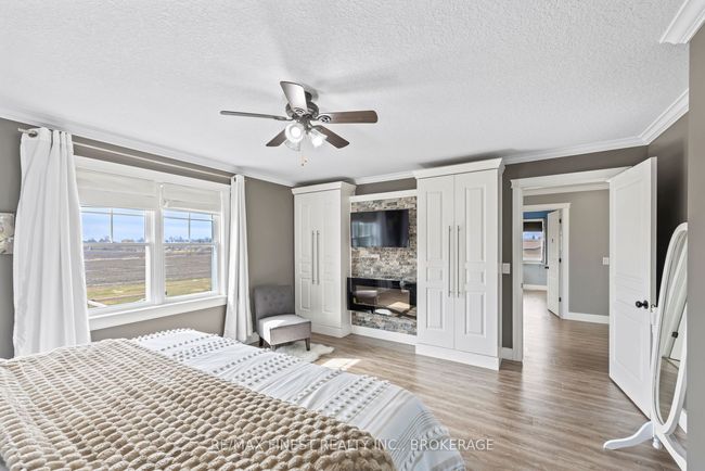 29 Cummings Rd, House other with 6 bedrooms, 5 bathrooms and 6 parking in Lyn ON | Image 8