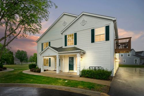 c-696 Fieldcrest Drive, South Elgin, IL, 60177 | Card Image